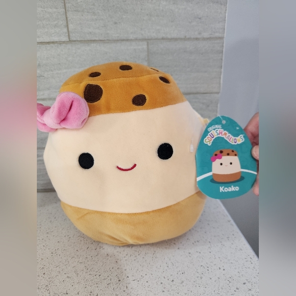 Squishmallows Other - Squishmallows Koako Cookie Plush